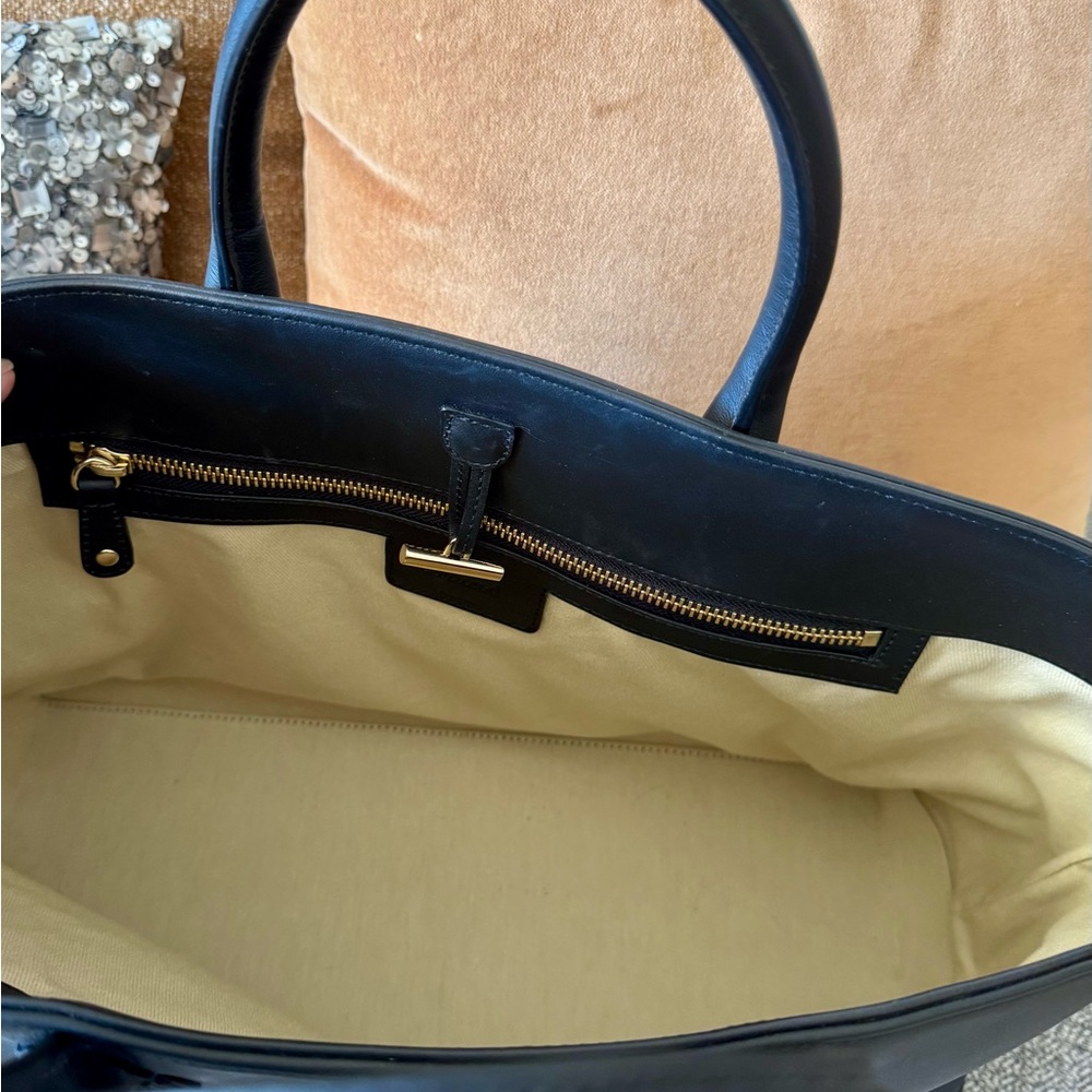 Flattered Black Leather Tote Bag - Picture 5 of 16